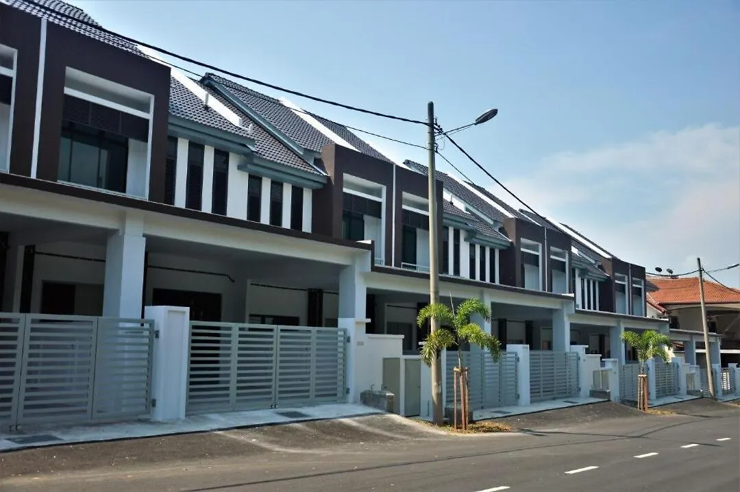 Family House At Town Area, You Feel Like Home Malacca 0*,  Maleisië