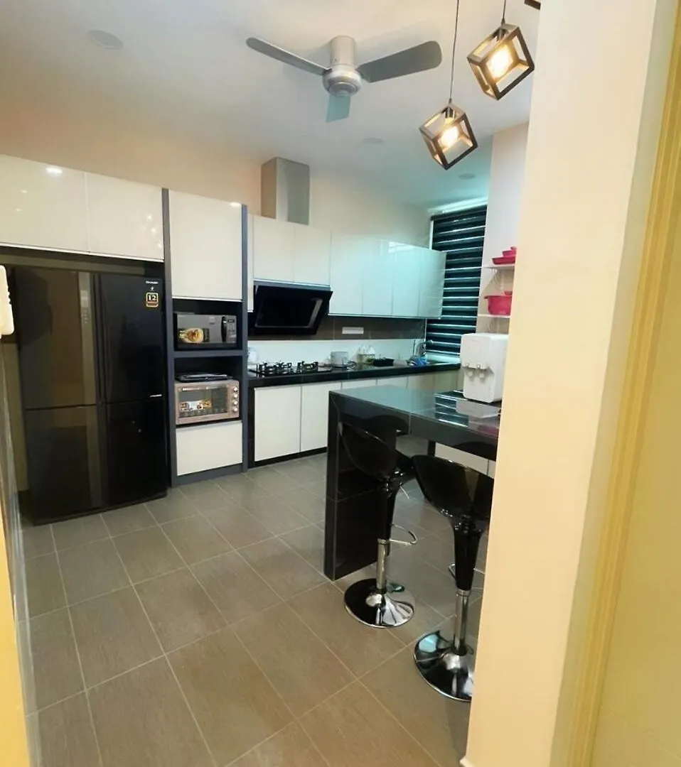 Family House At Town Area, You Feel Like Home Malacca Vakantiehuis